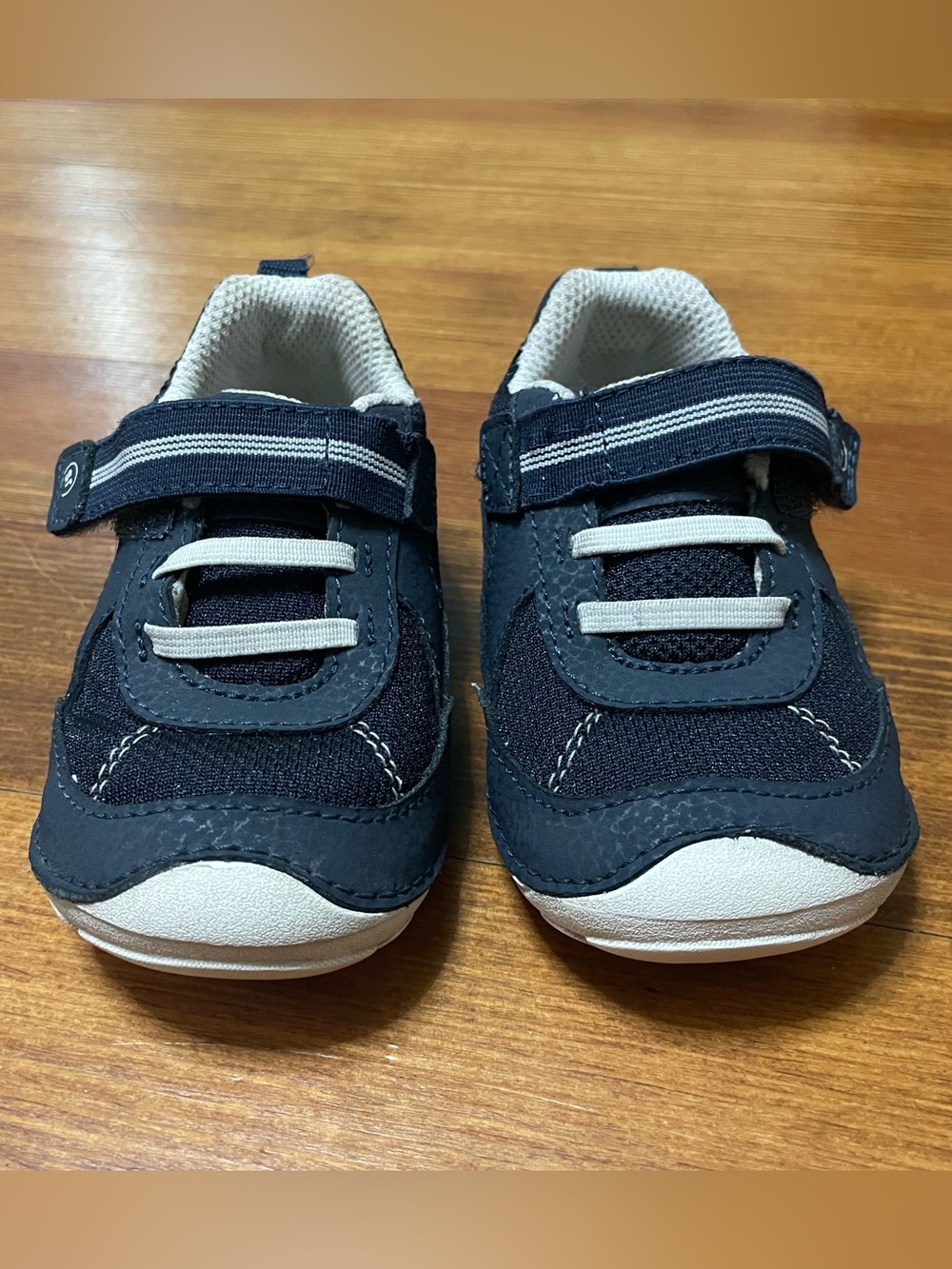 Stride Rite Navy and White Toddler Hook-and-Loop Sneakers Size 6XW